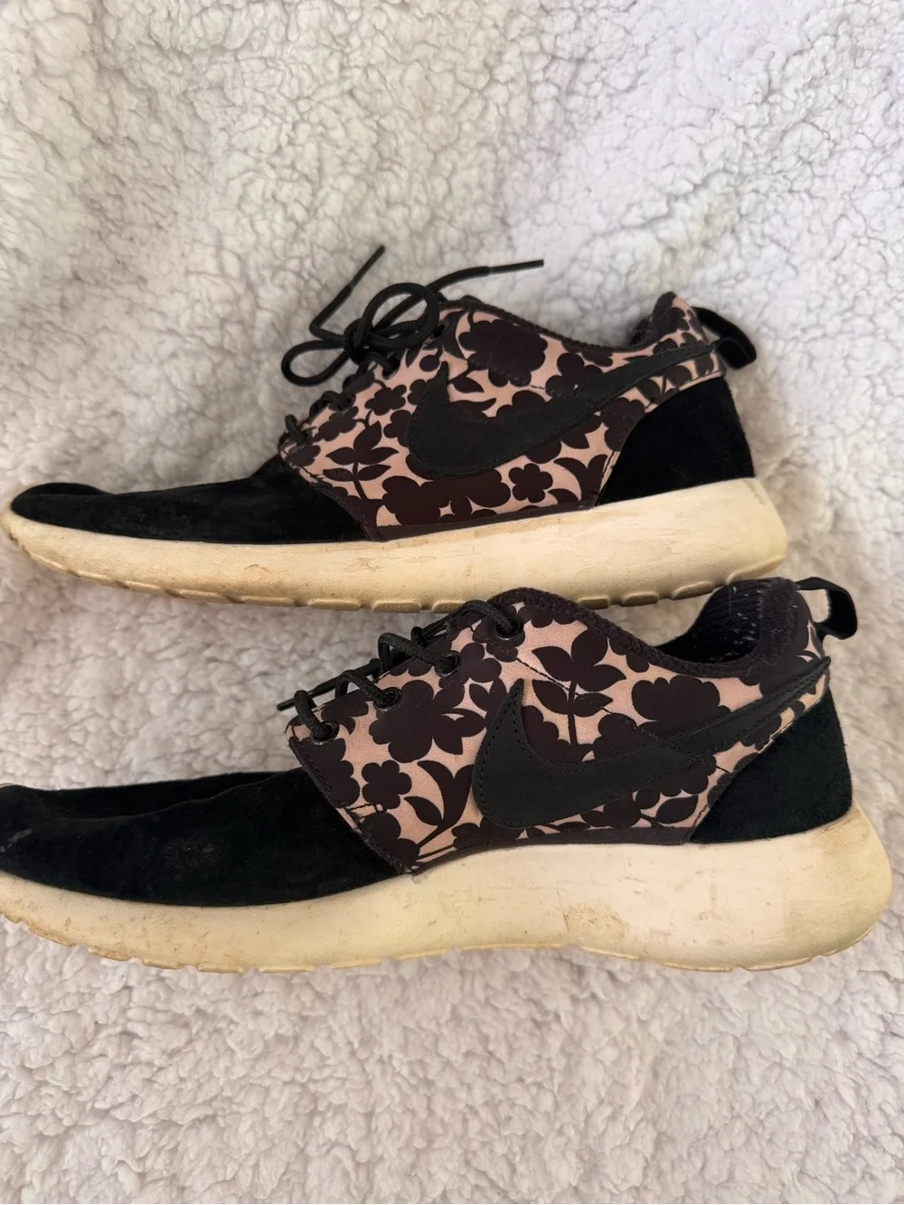 Nike Women's Floral Print Suede* Sneakers - Black and light pink